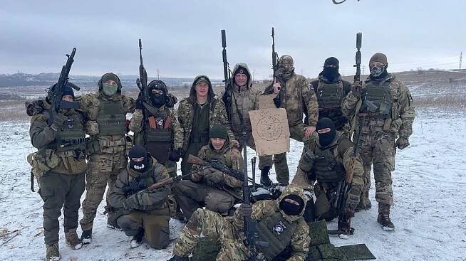 Putinova strana verbuje lidi do vlastní soukromé armády, hlásí ukrajinská rozvědka