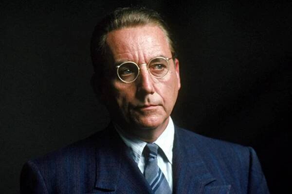 FOTO: Bob Gunton jako ředitel Norton – stránka 3