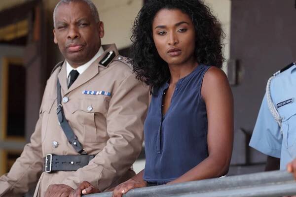 Smrt v ráji - Death of a Detective - Z filmu - Don Warrington, Sara Martins