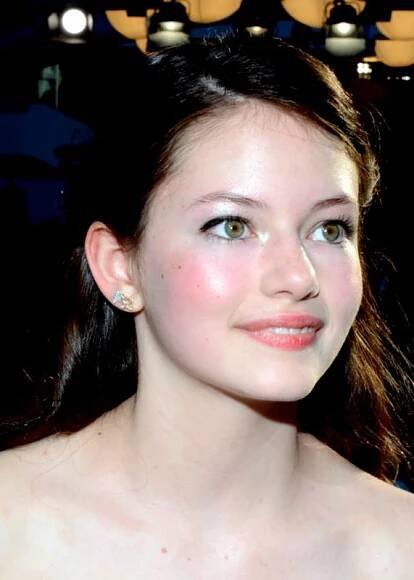 Soubor:Mackenzie Foy Cannes 2015.jpg – Wikipedie