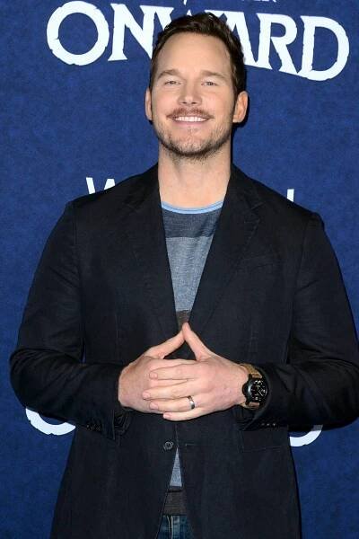 Marvel Stars’ Dating Histories: Chris Evans, More