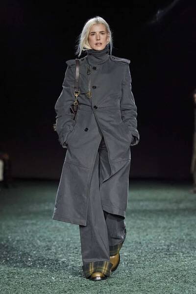 Burberry Went With Autumnal Neutrals and Coats This Season - Go Fug Yourself