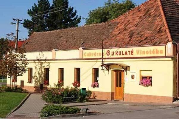 CUKRÁRNA A VINOTÉKA U KULATÉ Želešice | Apetee
