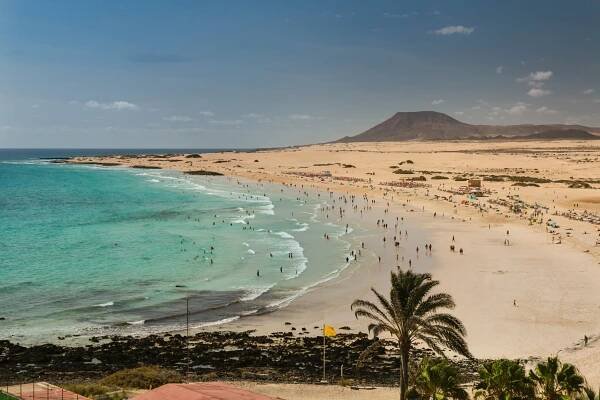 Fuerteventura přímým letem z Prahy během ledna. Letenky od 3 288 Kč