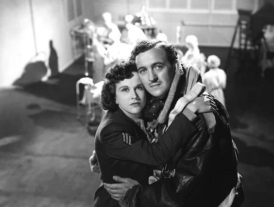 A MATTER OF LIFE AND DEATH, (aka STAIRWAY TO HEAVEN), from left: Kim Hunter, David Niven, 1946