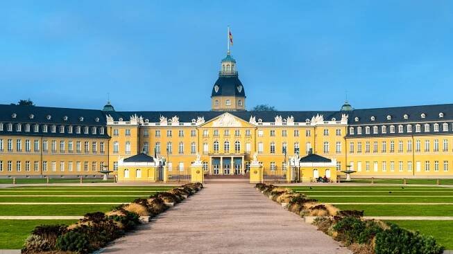 Büroplanung in Karlsruhe – 1 Partner, 1 Preis & 1 Deadline | ROOMHERO