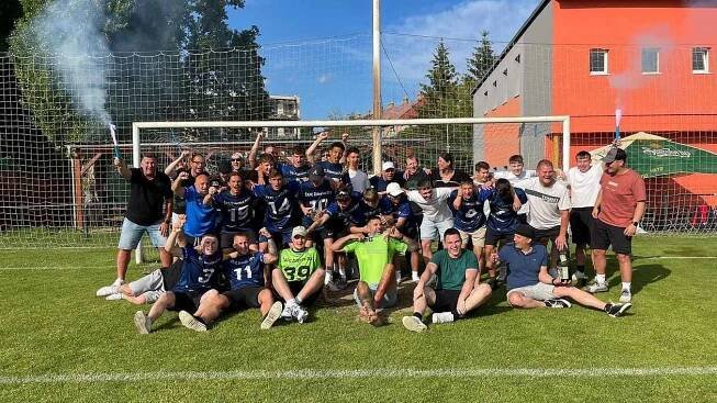 Fotbalisté ČAFC Židenice oslavili postup z městského přeboru do B třídy.