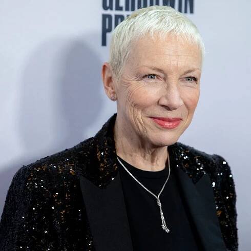 Annie Lennox plans to fundraise and entertain at Rotary event in Italy. She does not plan to retire