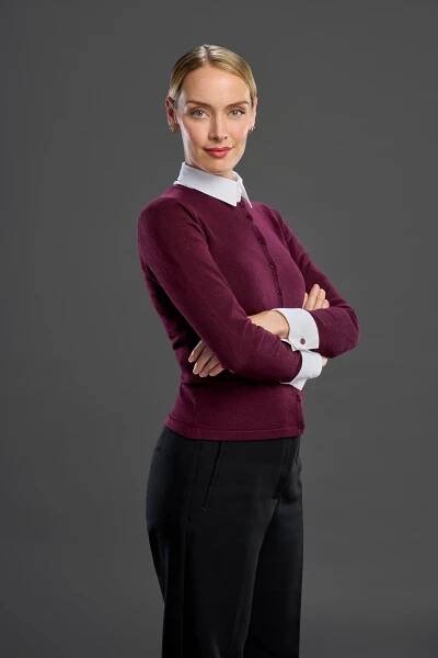 Královská chůva - Promo - Rachel Skarsten