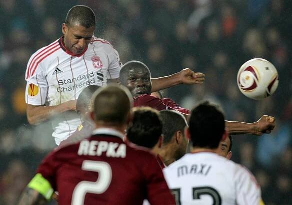 Tvrdé střety, vyhecovaný Řepka a špatní hosté. Sparta vs. Liverpool 0:0