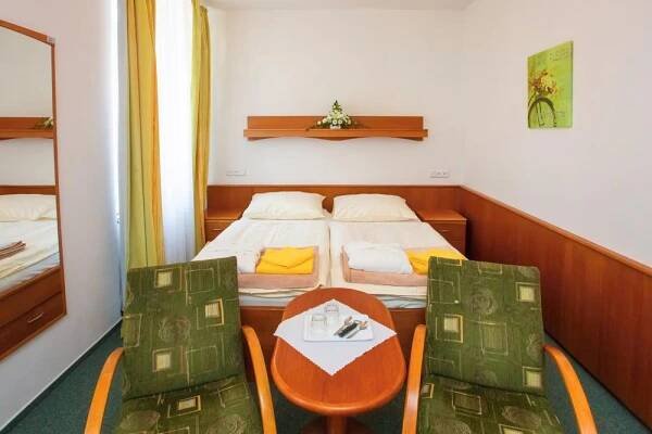 Krátkodobý pobyt pro seniory na 6 nocí - Lázeňský hotel Kijev | Hotel.cz