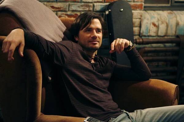 Super drbna - Opět druhá - Z filmu - Matthew Settle