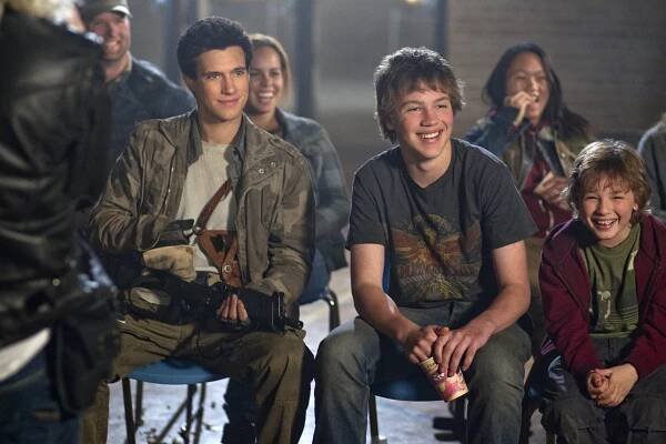 Falling Skies - Mutiny - Z filmu - Drew Roy, Connor Jessup, Maxim Knight