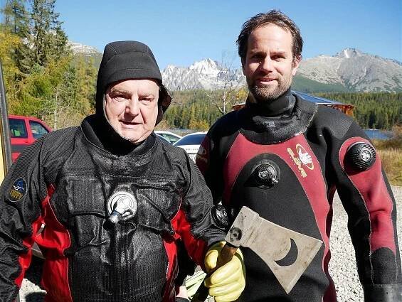 Na dně Štrbského plesa našli po padesáti letech tomahavk Gojka Mitiće