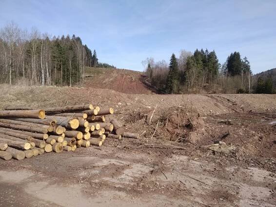 Dálnice D11 – oponentní posudek projektu monitoringu – Katedra geotechniky