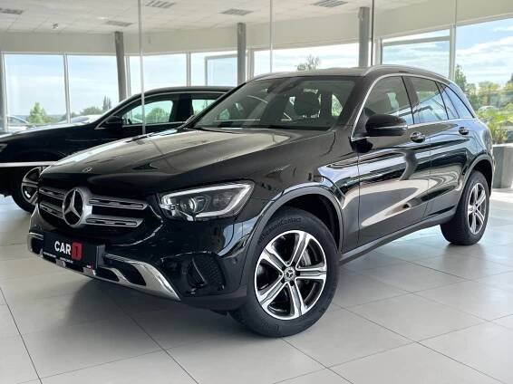 Prodám Mercedes-Benz GLC 300e 4Matic*Webasto*Tažné*DPH Hybridní SUV - Automat - Tempomat - Sedadla potah - Alu kola