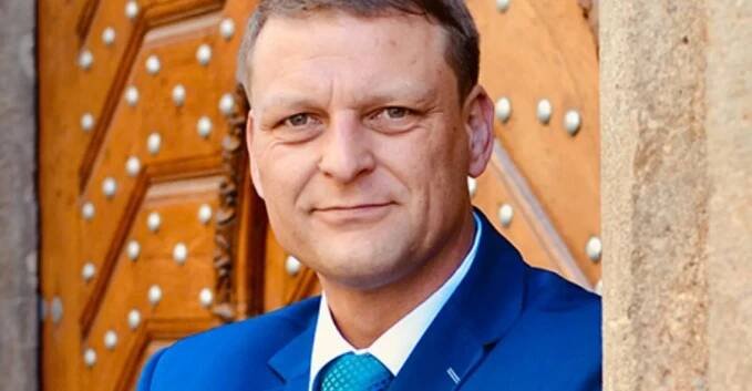 „Dvojnásobný blb.“ Babiš o svém poslanci, který v Číně jednal s Huawei - Echo24.cz