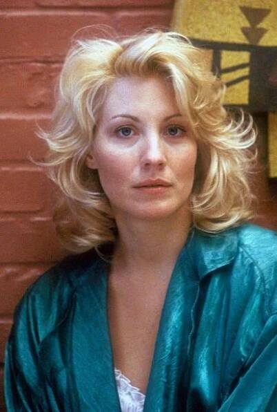 19 Hottest Pictures Of Linda Kozlowski | CBG