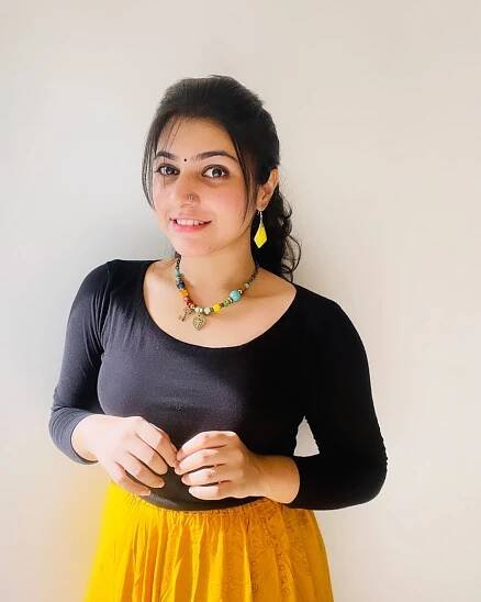 Shara Sherly Samuel Koshy (Thatteem Mutteem): Check Out the Wiki, Age, Biography, Family, and 19+ Beautiful Photos 17
