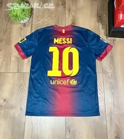 Různé dresy Lionel Messi a FC Barcelona