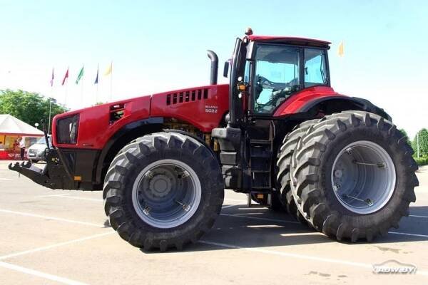 Bělorusové ve spolupráci s Němci vyrobili historicky nejvýkonnější traktor Belarus 5022, který odstartuje novou éru MTZ