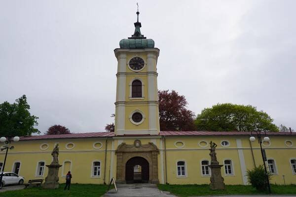 Paskov: zámek na Moravě, nádraží ve Slezsku...Ostravice, Olešná a Říčka - Tripy.cz