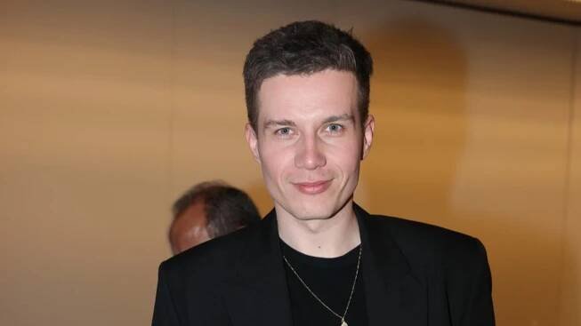 Daniel Krejčík potkal lásku a pochlubil se společnou fotkou. Jeho přítel je ředitelem školy