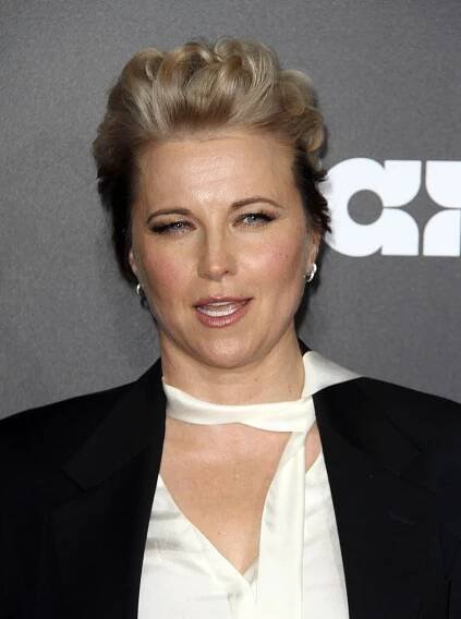Od natočení seriálu Xena uplynulo 25 let. Z herečky Lucy Lawless se stala svůdná blondýna - galerie | Život v Česku