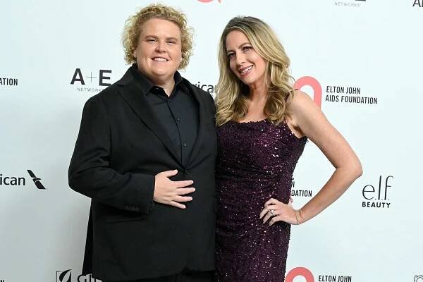 Fortune Feimster, Jacquelyn Smith at the 33rd Elton John AIDS Foundation Academy Awards Viewing Party on March 02, 2025 in West Hollywood, California. 