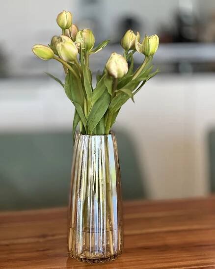 Skleněná váza na květiny 22 cm oranžová OKTONIA_975516