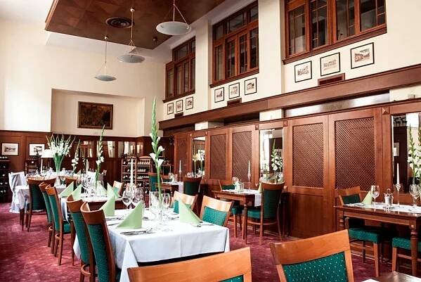 Stylová restaurace - Hotel Slunce