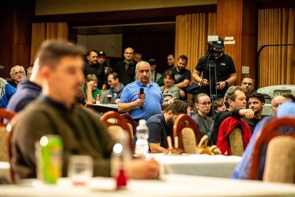 Rakušan v Havířově zakončil své turné debat, ty teď převezmou Nerudová a Farský