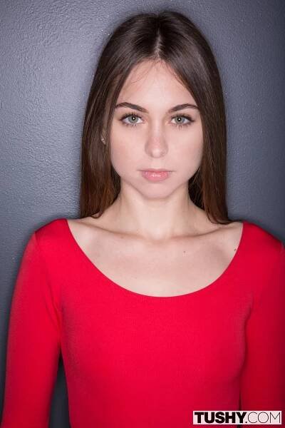 bruneta, pornohvězdu, při pohledu na diváka, zelené oči, Tushy com, Riley Reid