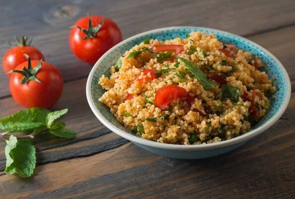 Couscous mit Tomaten und Basilikum