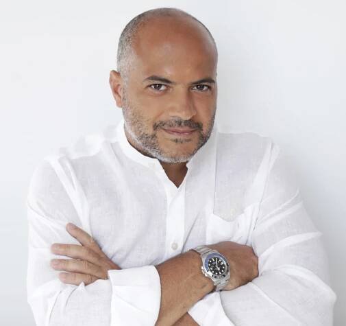 Features - Gaston Rivero