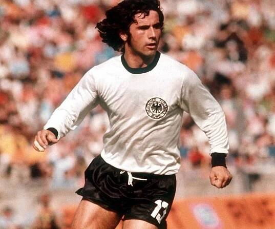 Gerd Müller Biography - Facts, Childhood, Family Life & Achievements