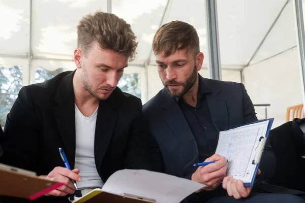 FOTO: Bývalí finalisté Muže roku 2024 David Vencl a Jakub Mádl. – stránka 65