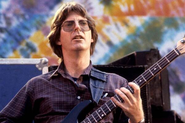 Phil Lesh, Grateful Dead co-founder and bassist, dies at 84