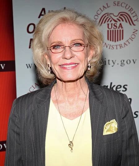 Sean's mother attends the Social Security reunion of the cast of 