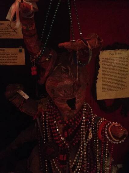 papa la bas altar