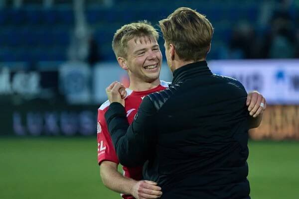 Patron Hlavatý nemohl dospat a vždy chtěl porazit rivala. Až jednou rozhodl
