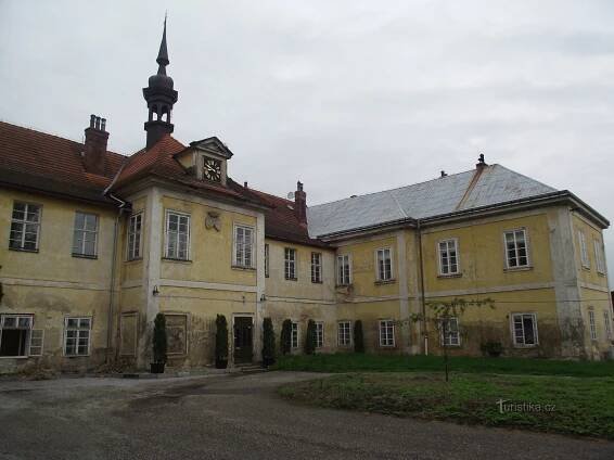 Vokšice – zámek a galerie… - Zámek | Turistika.cz
