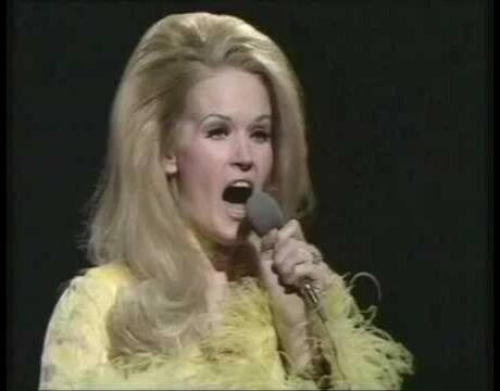 Lynn Anderson - I Beg Your Pardon, I Never Promised You A Rose Garden (BBC Top Of The Pops)