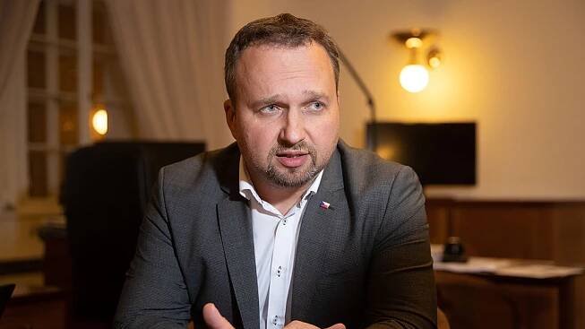 Husákovy děti do důchodu až v 68 letech? Jurečka ohledně reformy kličkuje