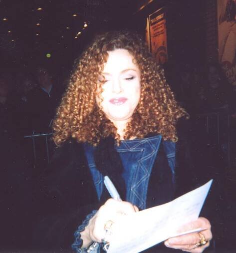 File:Bernadette Peters 2004.jpg - Wikimedia Commons