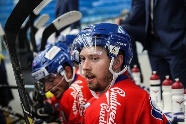 Premiérový gól hokejistů Motoru v letošní sezoně dal mladík Jakub Káník