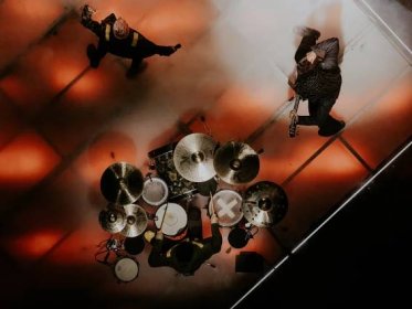 Twenty One Pilots oslaví vydání alba Scaled And Icy na plátnech kin | Aerofilms