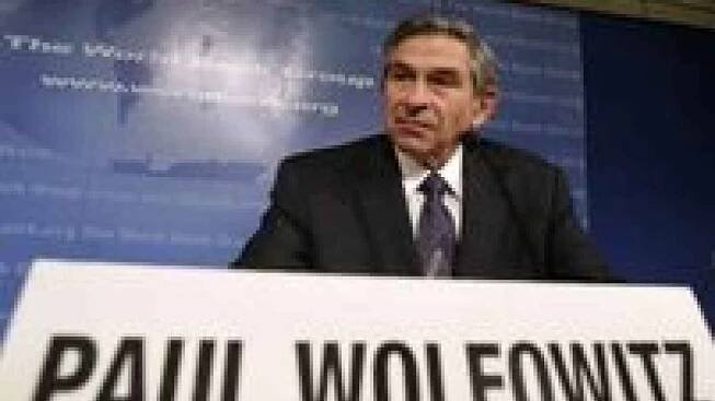 Skandál Světové banky: šéf Wolfowitz povýšil milenku