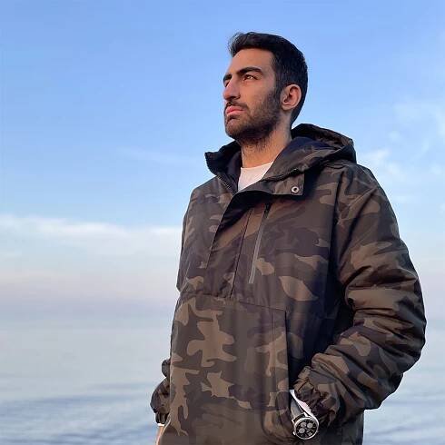 Iman Akami – DanaTrips