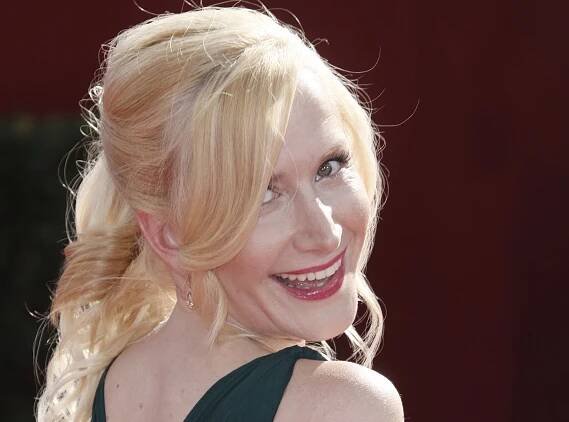 Angela Kinsey